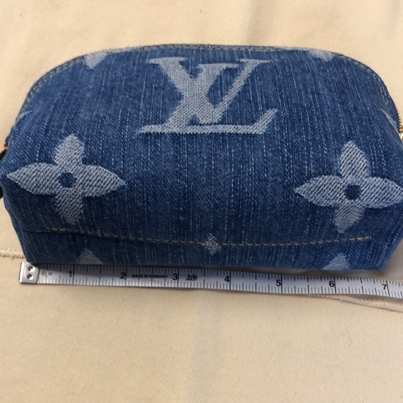 LIKE NEW 🌸🌸 RARE 🌸🌸 Louis Vuitton Denim Pouch - Picture 10 of 14